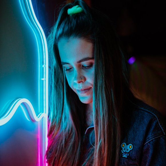 Meet your Posher, Vanessa - Picture 1 of 1